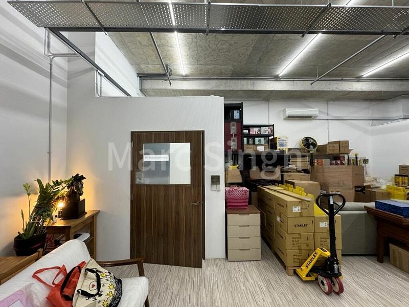 Light Industrial (B1) for Rent: Nordcom II - Image 5