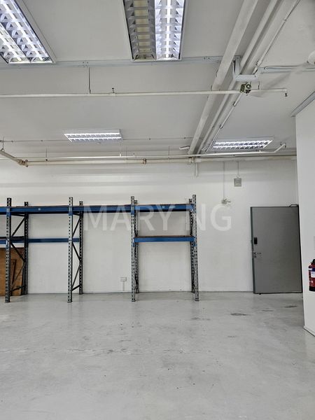 Light Industrial (B1) for Rent: Solstice Business Centre - Image 5