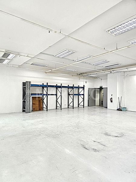 Light Industrial (B1) for Rent: Solstice Business Centre - Image 4