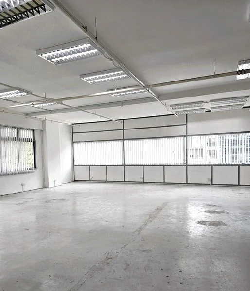 Light Industrial (B1) for Rent: Solstice Business Centre - Image 2
