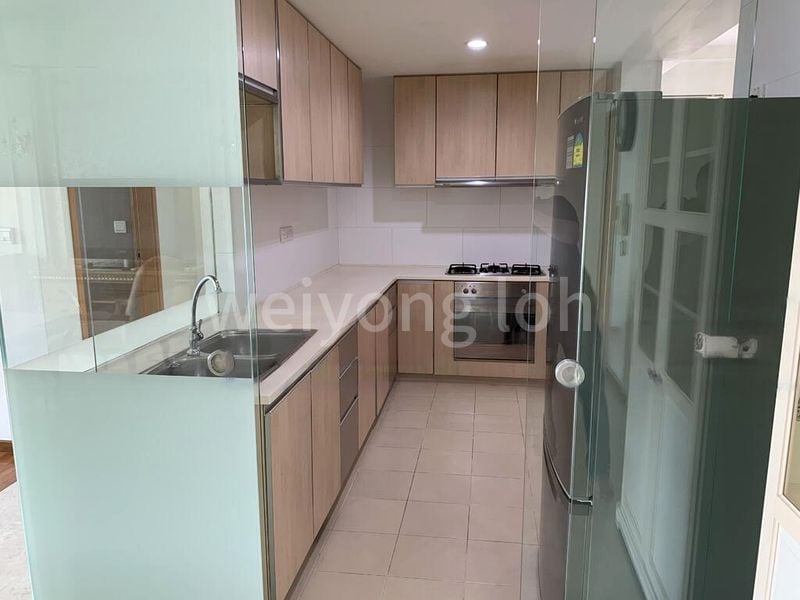 3 Bed Condo for Rent in  The Calrose - Image 11