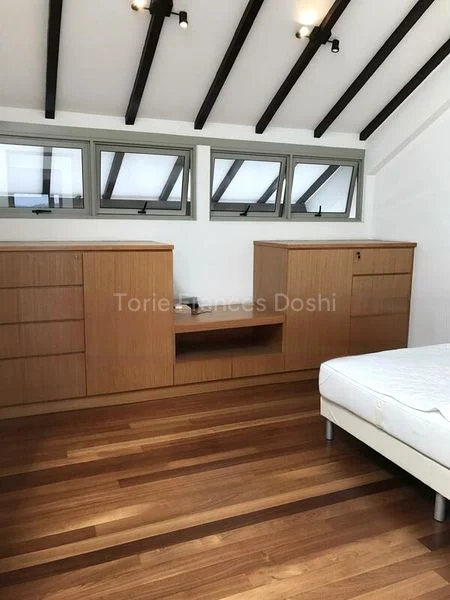 5 Bed Terraced House (Landed) for Sale in Sembawang Hills Estate - Image 1