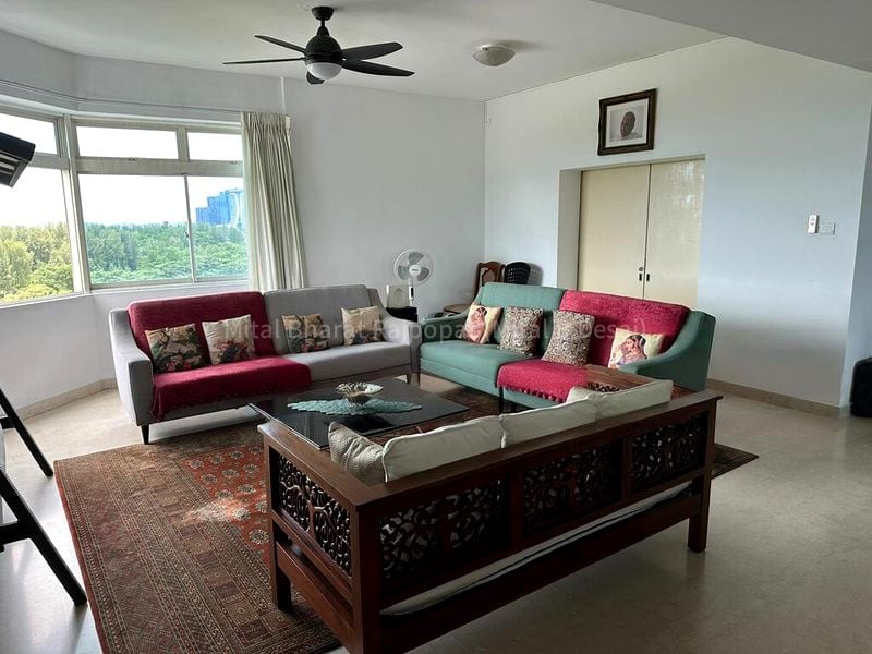 4 Bed Condo for Rent in  The Waterside - Image 3