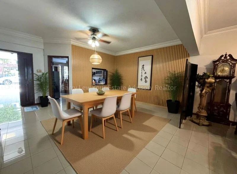 5 Bed Terraced House (Landed) for Sale in  Mandarin Park - Image 1