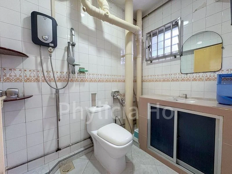 Common Room (HDB) for Rent in  140 Rivervale Street - Image 5