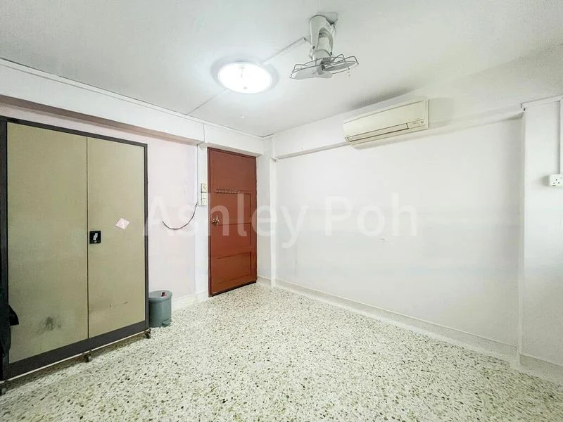 Common Room (HDB) for Rent in  219 Lorong 8 Toa Payoh - Image 1