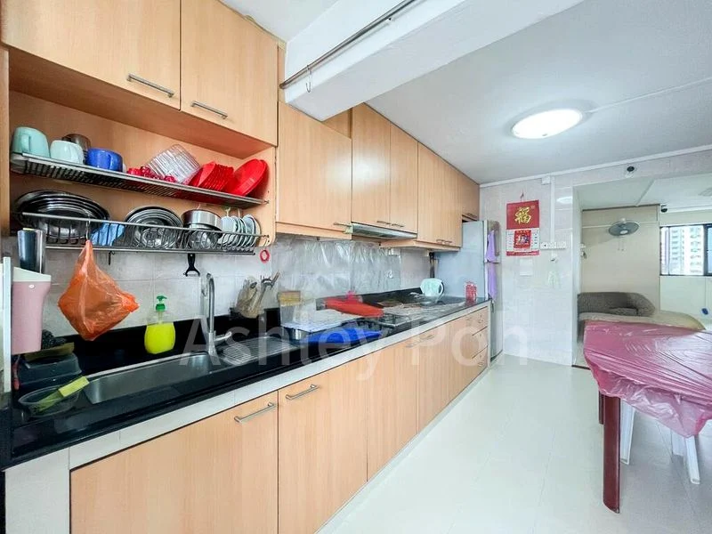 Common Room (HDB) for Rent in  219 Lorong 8 Toa Payoh - Image 2