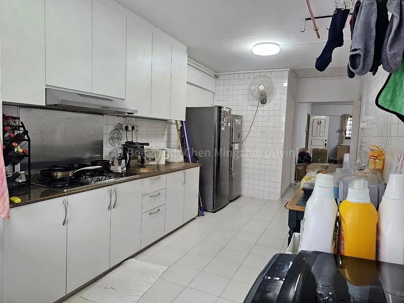 4 Room (4A) HDB for Rent in  324 Hougang Avenue 5 - Image 9