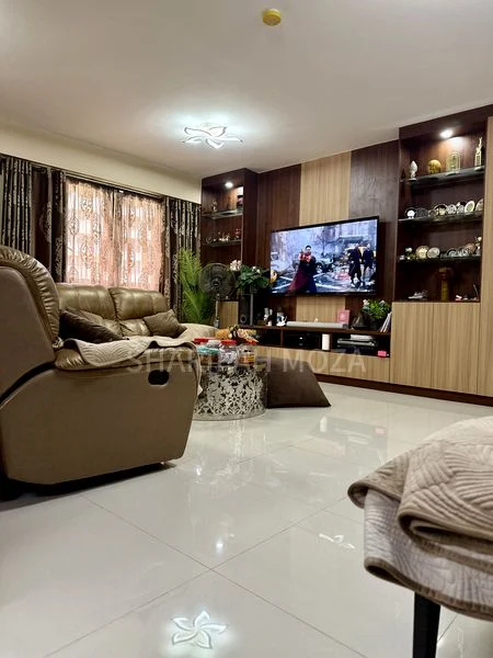 5 Room (5A) HDB for Sale in  464A Bukit Batok West Avenue 8 - Image 2