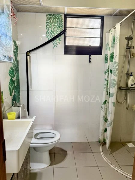 5 Room (5A) HDB for Sale in  464A Bukit Batok West Avenue 8 - Image 7