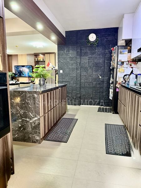 5 Room (5A) HDB for Sale in  464A Bukit Batok West Avenue 8 - Image 5