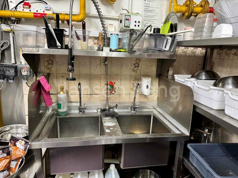 Other Retail for Rent: Concorde Shopping Centre - Image 6