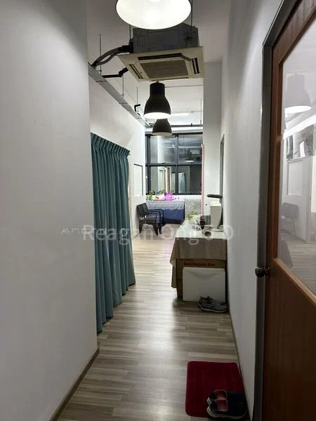 Light Industrial (B1) for Sale: Midview City - Image 2