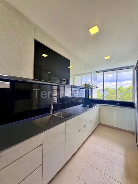 3 Bed Apartment (Condo) for Sale in  Astor - Image 7