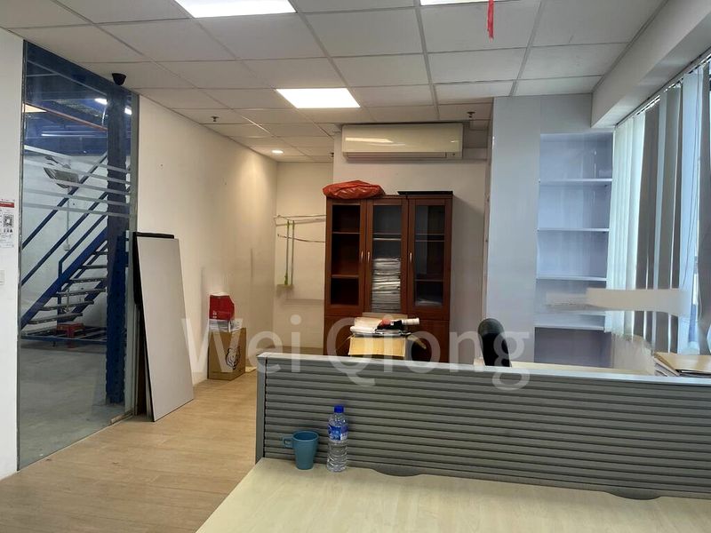 Light Industrial (B1) for Rent: Novelty Techpoint - Image 1