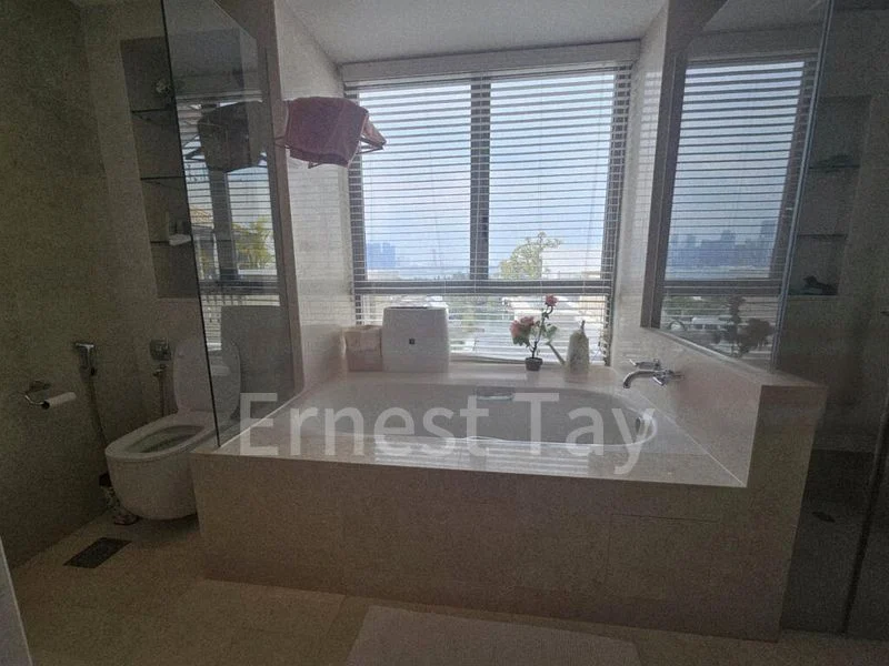 4 Bed Condo for Rent in  The Berth By The Cove - Image 8
