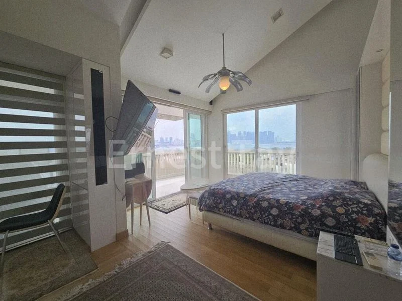4 Bed Condo for Rent in  The Berth By The Cove - Image 10