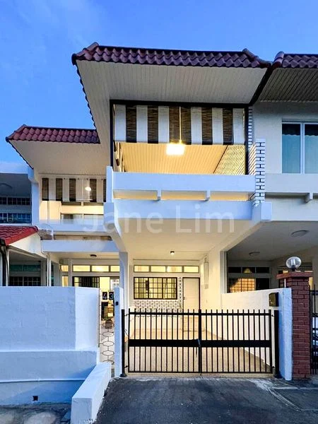 4 Bed Terraced House (Landed) for Sale in Villa Verde - Image 1