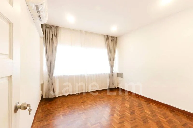 4 Bed Terraced House (Landed) for Sale in Villa Verde - Image 4