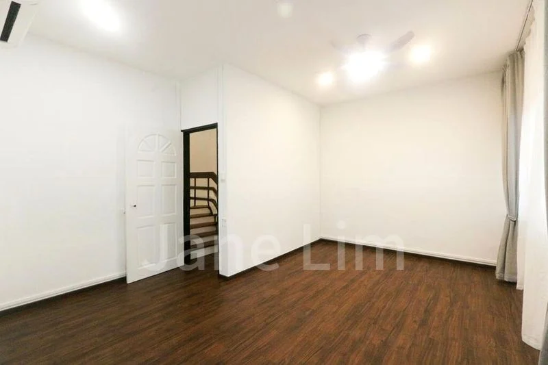 4 Bed Terraced House (Landed) for Sale in Villa Verde - Image 9