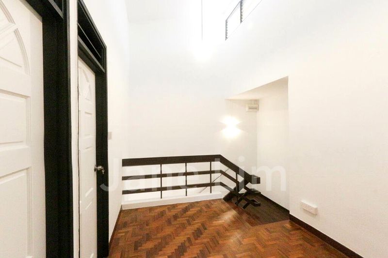 4 Bed Terraced House (Landed) for Sale in Villa Verde - Image 7