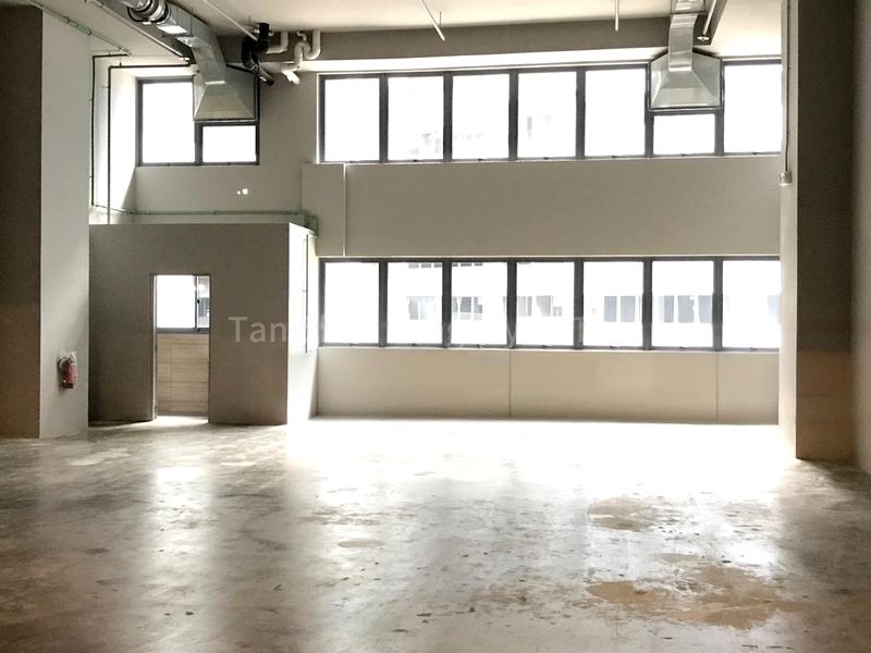 Factory / Workshop (B2) for Sale: Carros Centre - Image 4