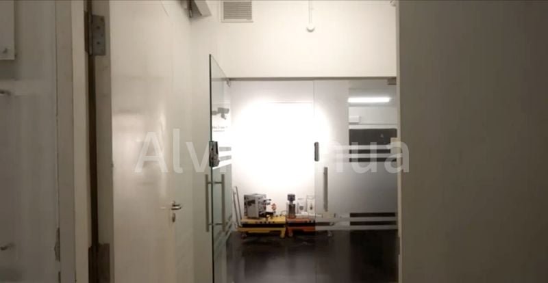 Light Industrial (B1) for Rent in 100 Pasir Panjang - Image 1