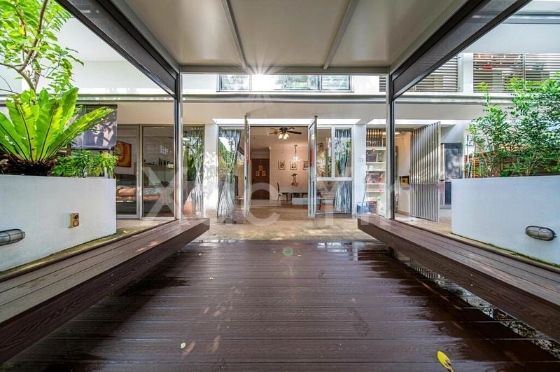 1 Bed Condo for Sale in  The Trumps - Image 7