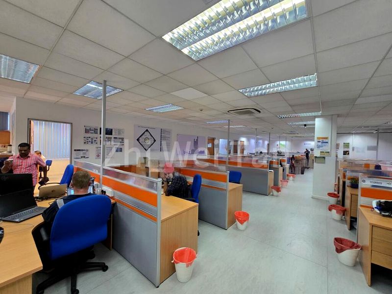 Office for Rent: Cheap Office Space at Gul Road - Image 3