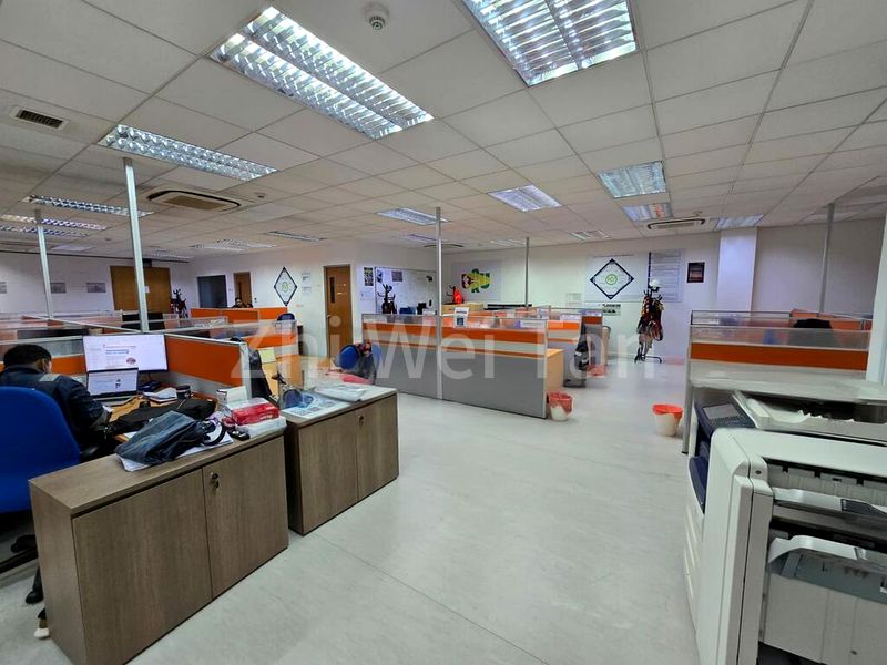 Office for Rent: Cheap Office Space at Gul Road - Image 2