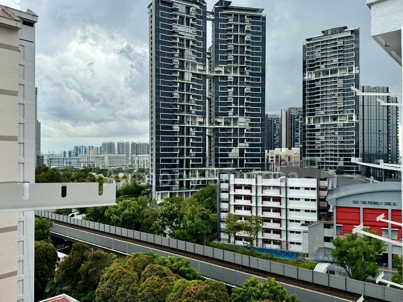 Common Room (HDB) for Rent in 202 Clementi Avenue 6 - Image 4