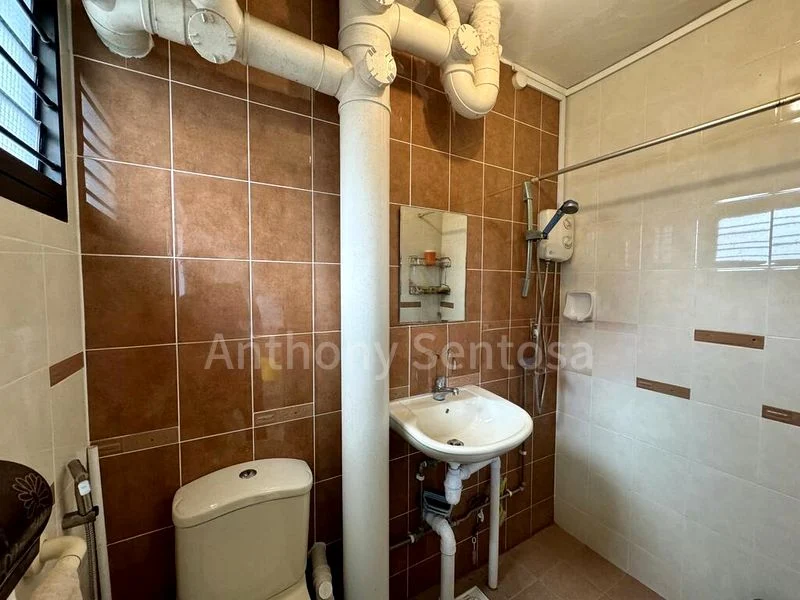 Common Room (HDB) for Rent in 202 Clementi Avenue 6 - Image 3