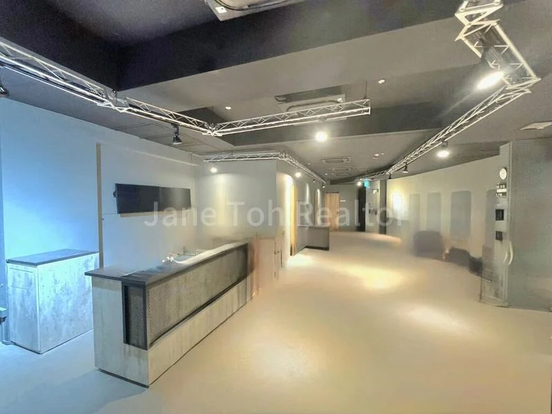 Shop / Shophouse for Rent: Carpenter Street - Suits School, Fitness, or Showroom - Image 8