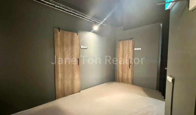 Shop / Shophouse for Rent: Carpenter Street - Suits School, Fitness, or Showroom - Image 13
