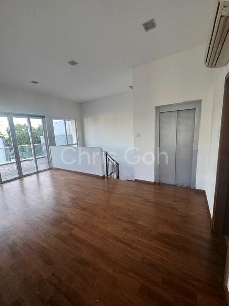 6 Bed Semi-Detached House (Landed) for Sale in Wak Hassan Drive - Image 7