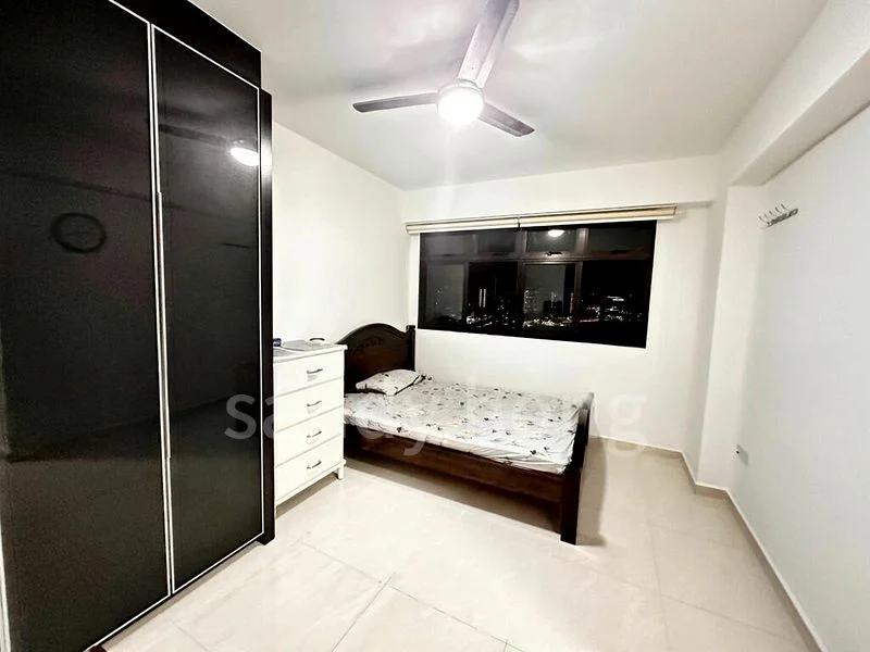 4 Room (4A) HDB for Sale in 181A Boon Lay Drive - Image 4