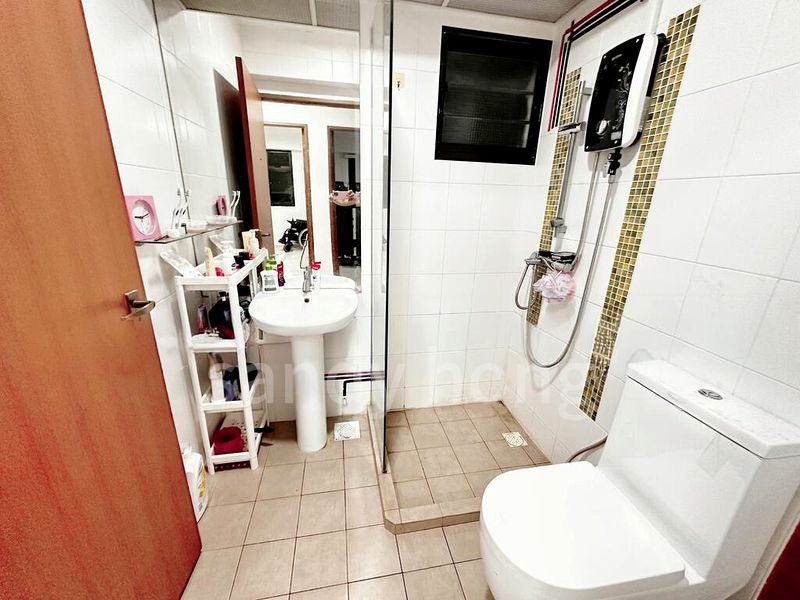 4 Room (4A) HDB for Sale in 181A Boon Lay Drive - Image 8