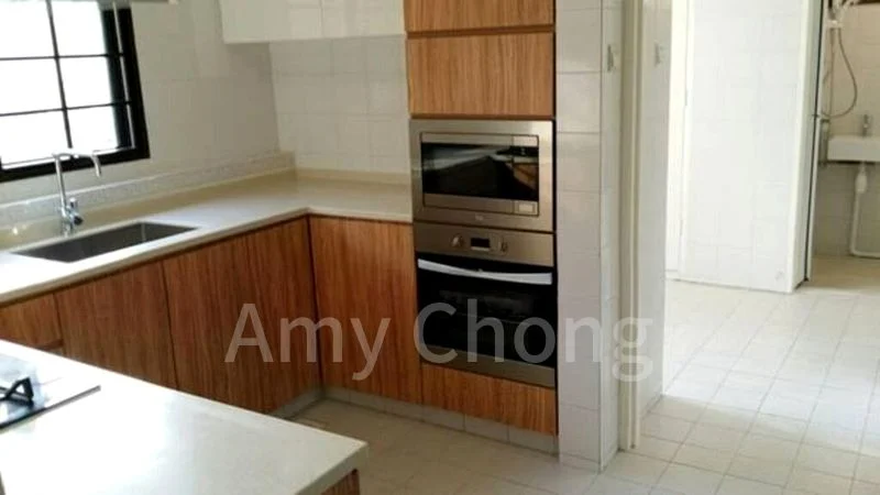 4 Bed Condo for Rent in  Parkway View - Image 3