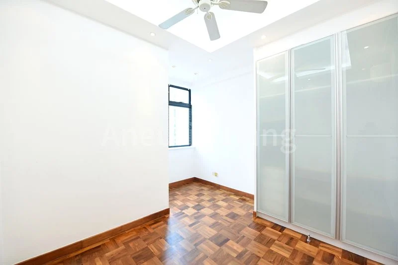 5 Bed Condo for Rent in  Spring Grove - Image 9