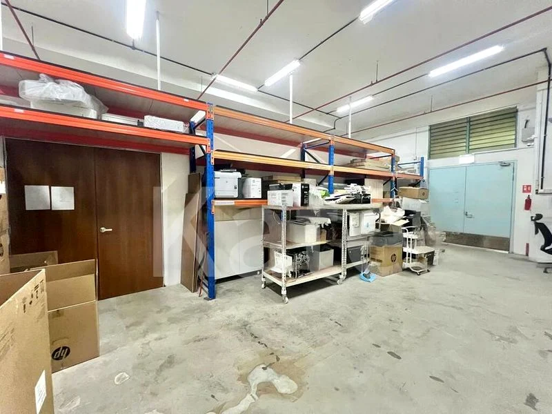 Light Industrial (B1) for Sale: Quartz Industrial Building - Image 3