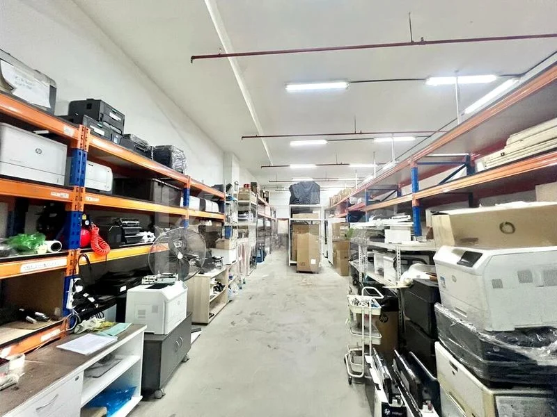 Light Industrial (B1) for Sale: Quartz Industrial Building - Image 6