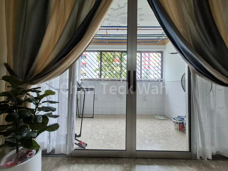 5 Room (5I) HDB for Sale in 658 Yishun Avenue 4 - Image 3
