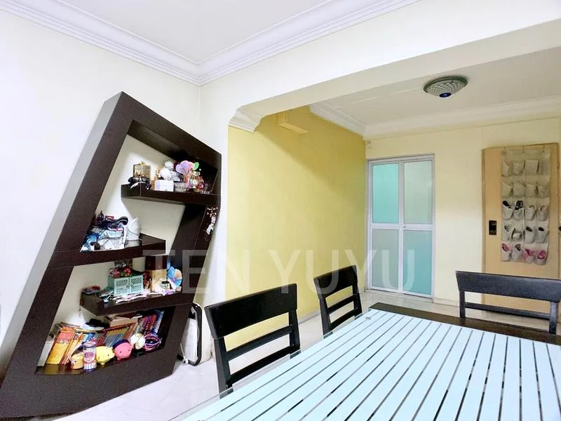 4 Room (4A) HDB for Sale in  312 Sembawang Drive - Image 2