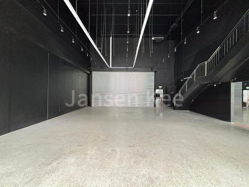 REVV: 1,200 Sq Ft Industrial Shop / Unit for Sale on Bilton Road, Perivale - Image 4