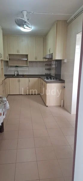 Executive HDB for Rent in  321 Serangoon Avenue 2 - Image 8