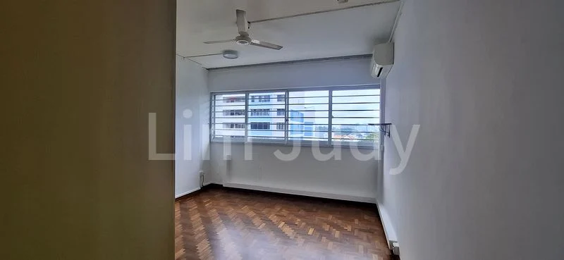 Executive HDB for Rent in  321 Serangoon Avenue 2 - Image 1