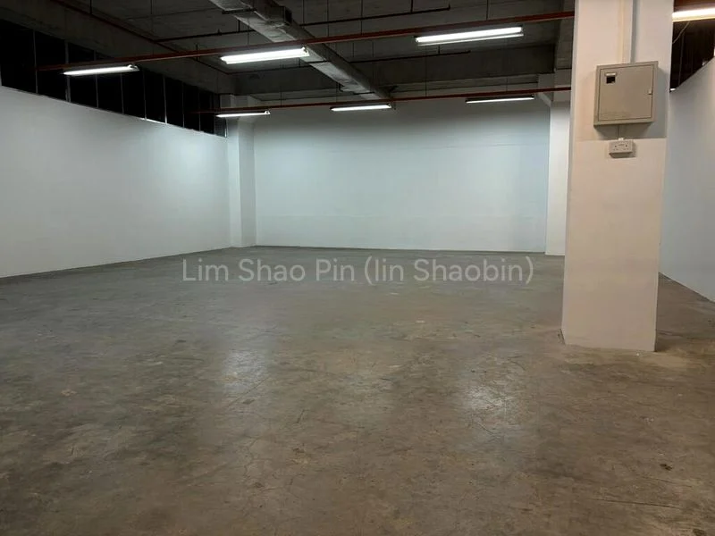 Light Industrial (B1) for Rent: IMM Building - Image 7