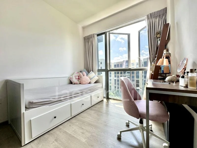 3 Bed Executive Condo for Rent in  The Visionaire - Image 9