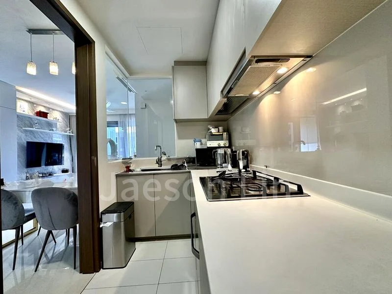 3 Bed Executive Condo for Rent in  The Visionaire - Image 10