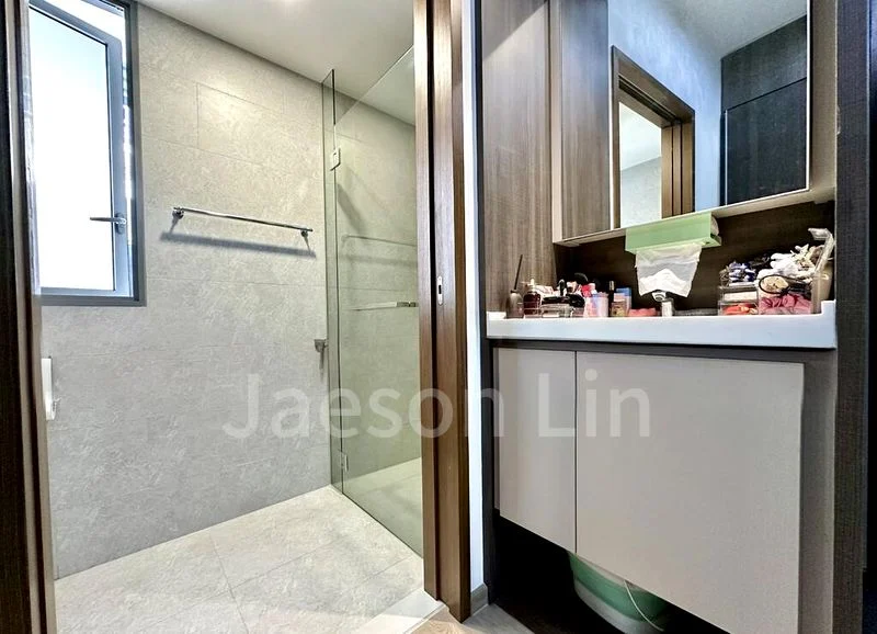 3 Bed Executive Condo for Rent in  The Visionaire - Image 2